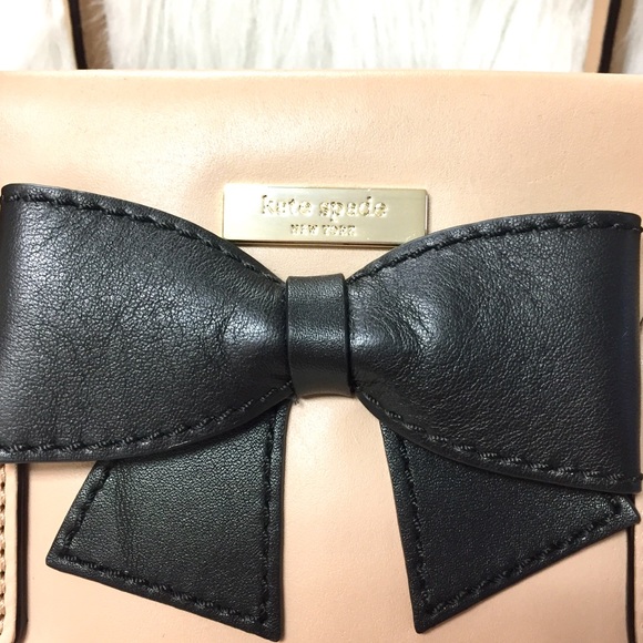 ♠️KATE SPADE🎀 Bow Cream Charee Hanover St. Purse - Picture 6 of 7